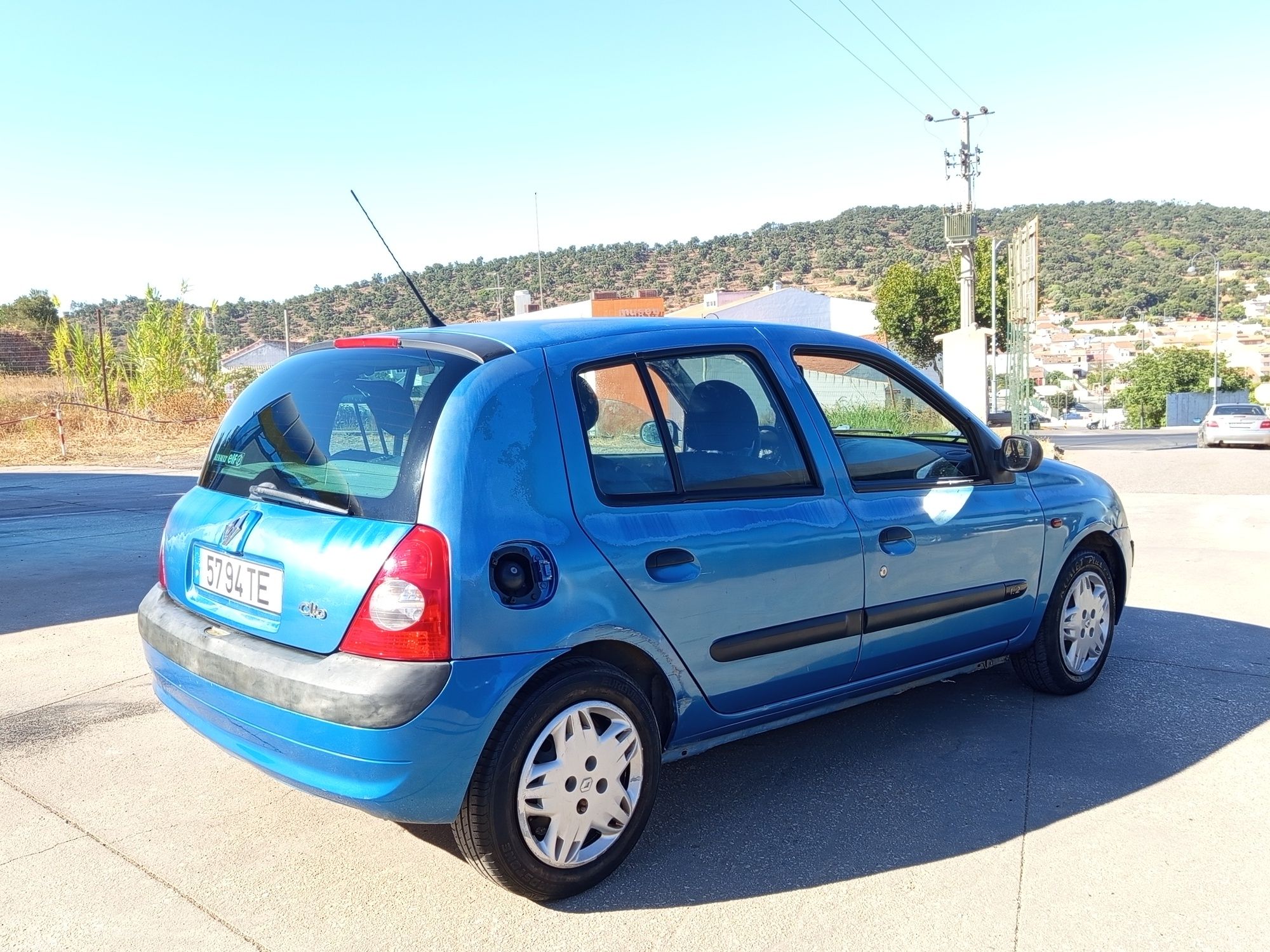 Oportunidade Renault Clio 1.2 16v gasolina em excelente estado