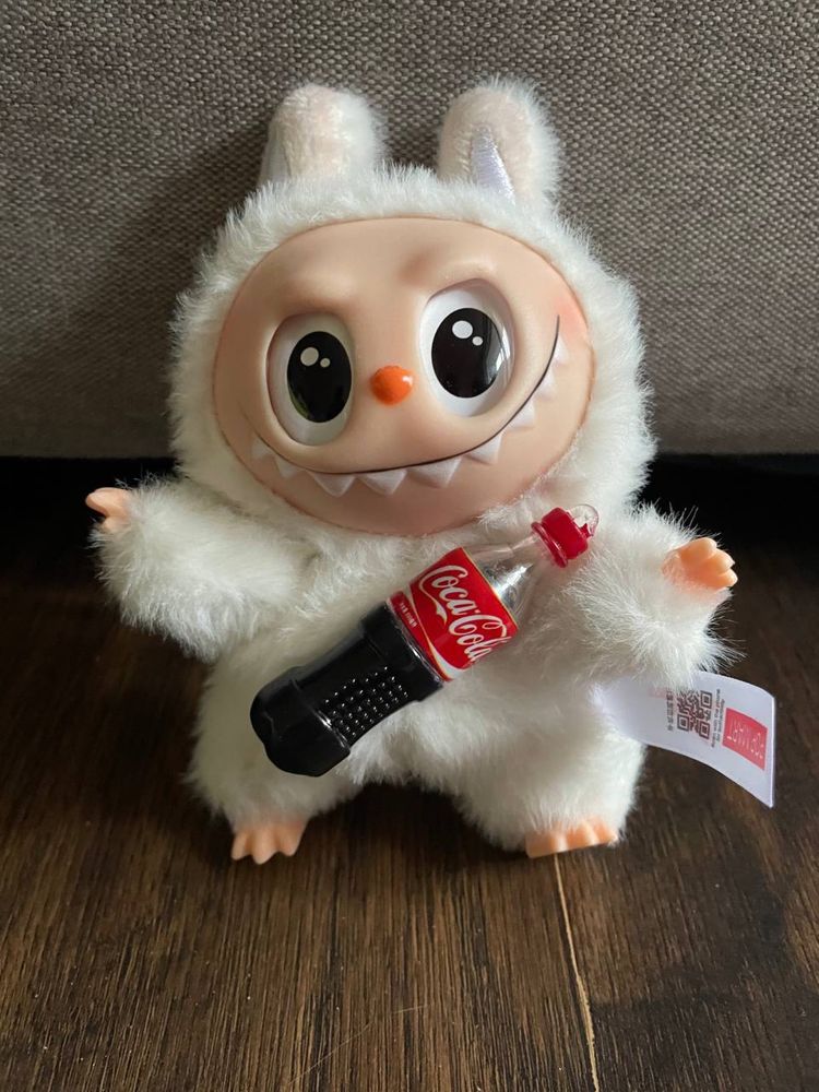 Лабубу кока кола