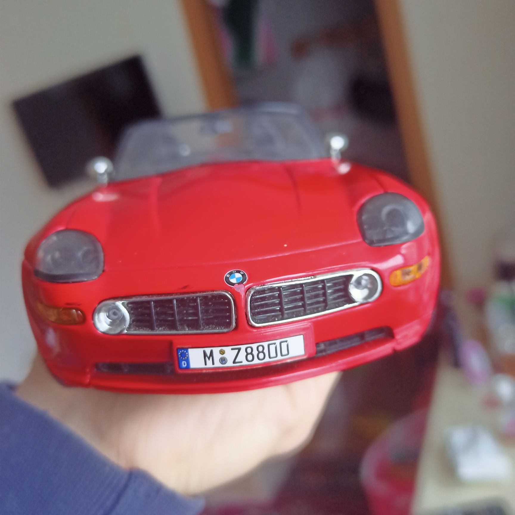 Колекціона модель BMW Z8 1:18 Burago