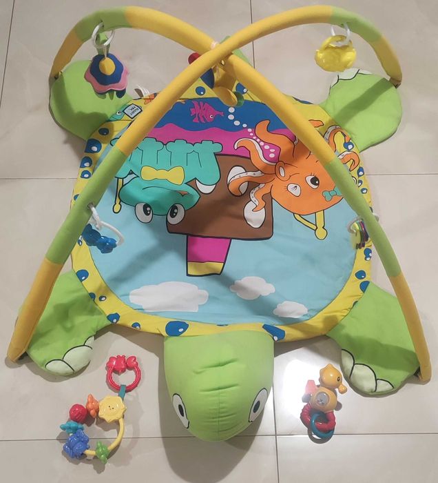 mata edukacyjna z zabawkami, 2 zabawki dodatkowo, 6m+