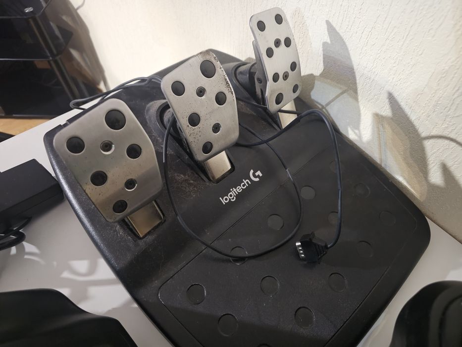 Volante Logitech g29 + pedais + shifter