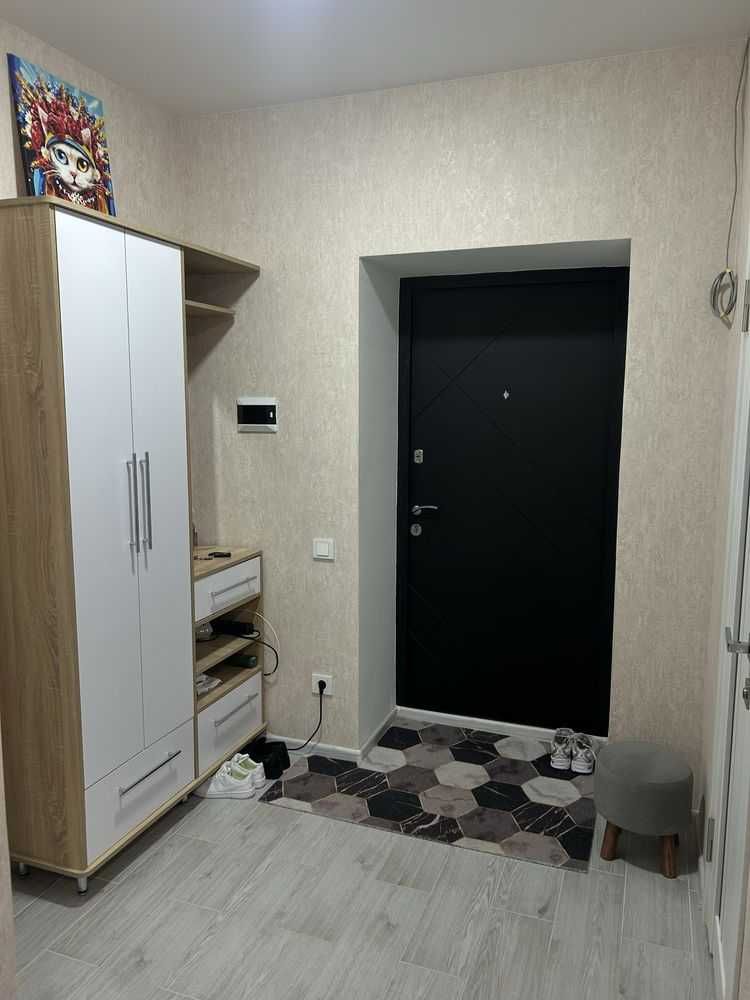 Продається 1-кімнатна квартира з ремонтом поблизу центру міста