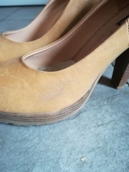 Buty na obcasie rozm 40