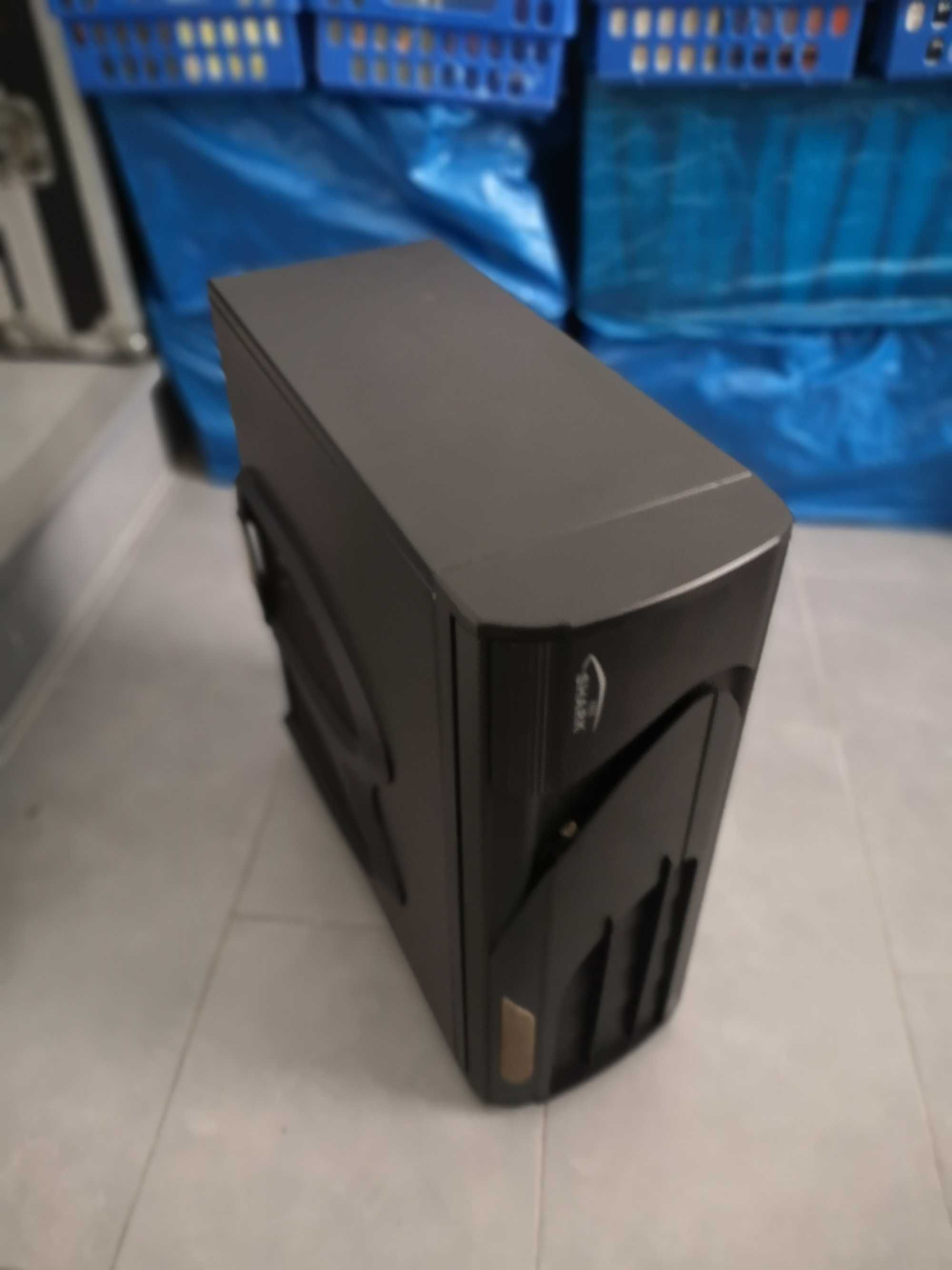 Caixa big ATX Thermaltake Shark em alumínio