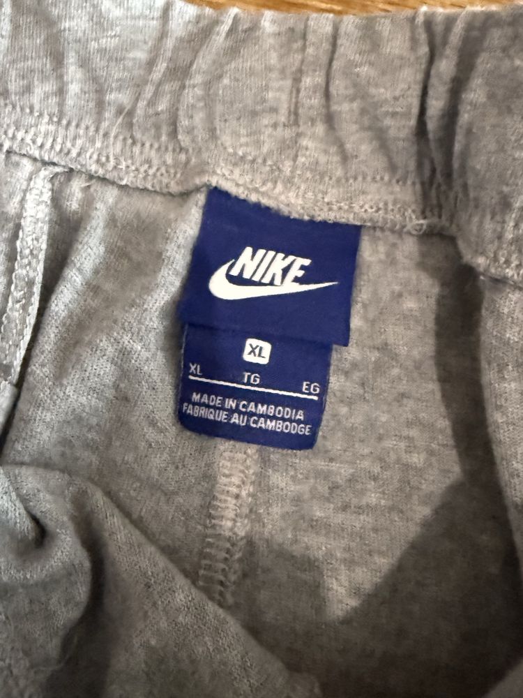 Оригінальні шорти від Nike