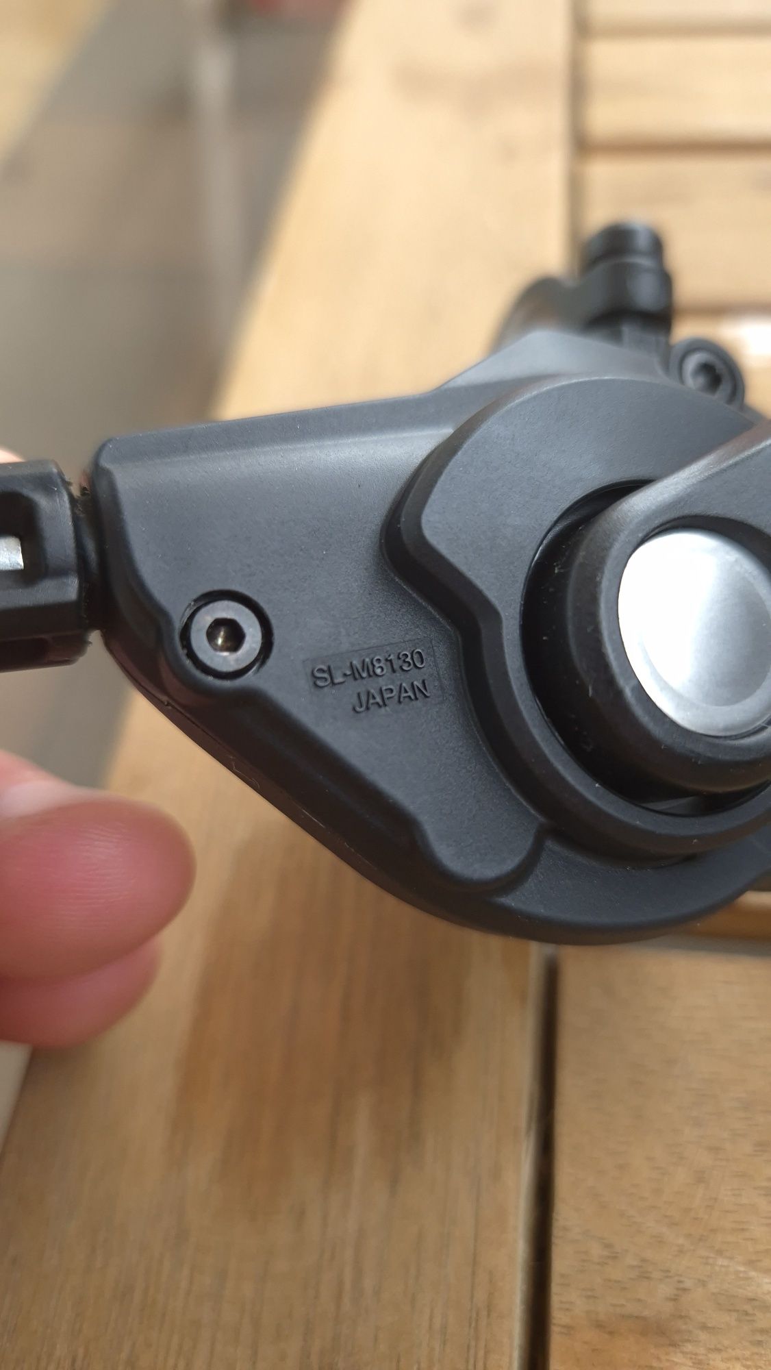 Manetka prawa tylna Shimano XT 11 rz SL-M8130 LINK GLIDE