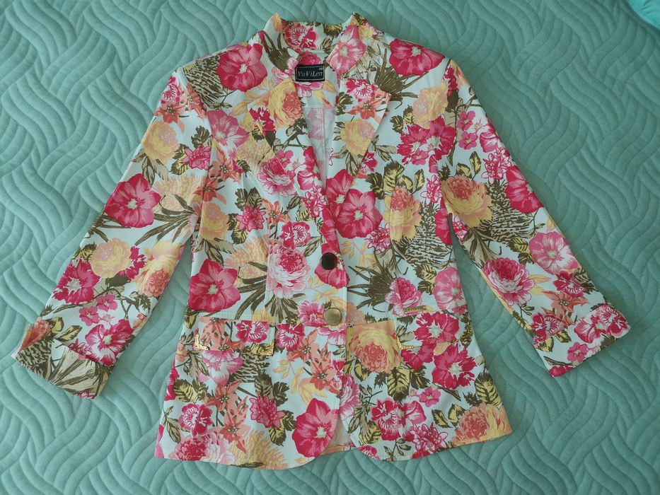 Жіночий піджачок