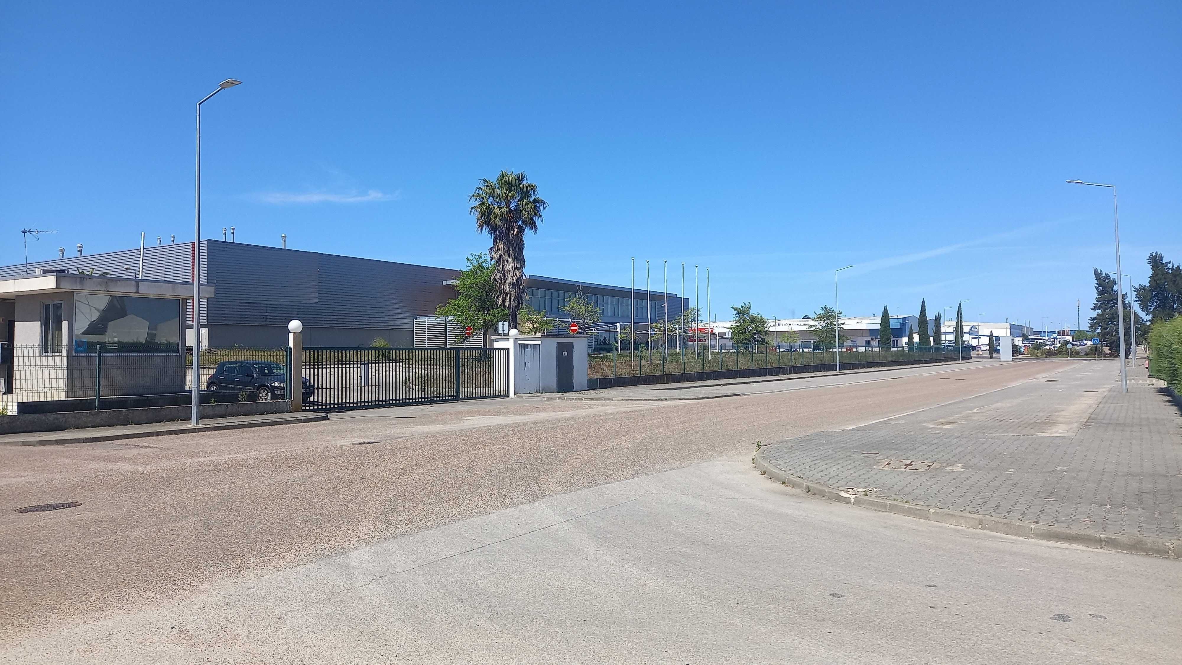 Armazém com 21.500m2 no parque industrial de Vendas Novas.