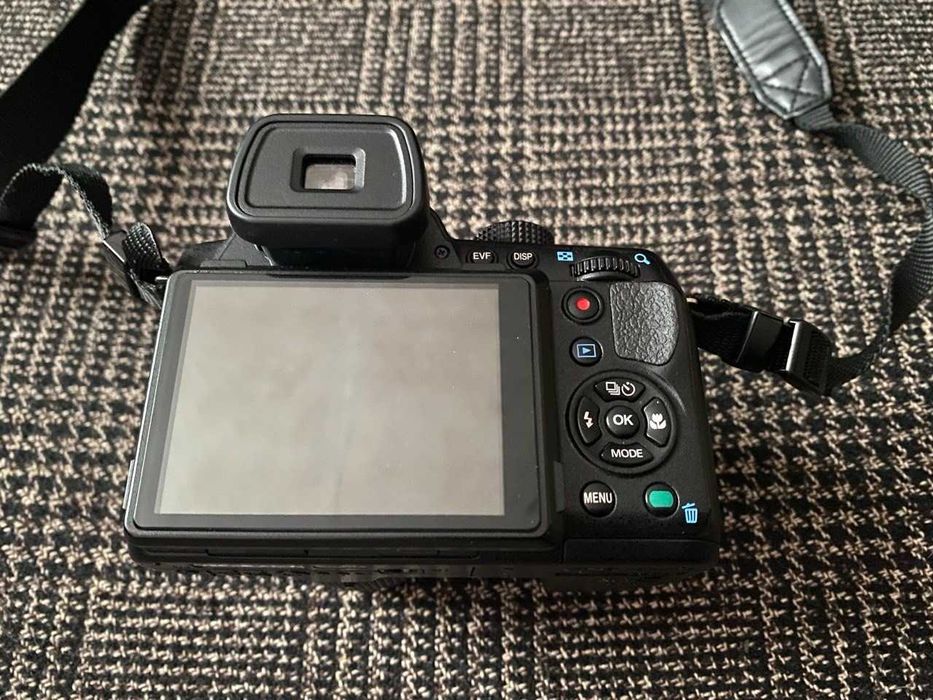 Цифровой фотоаппарат Pentax X5