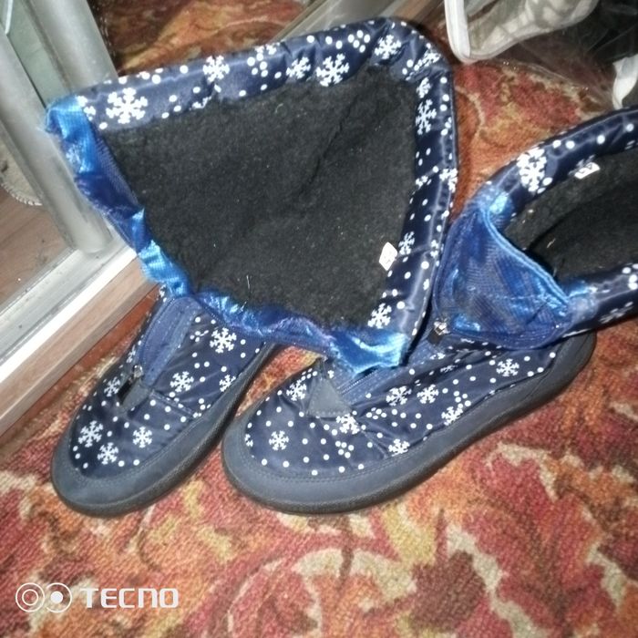 Сапожки женские.