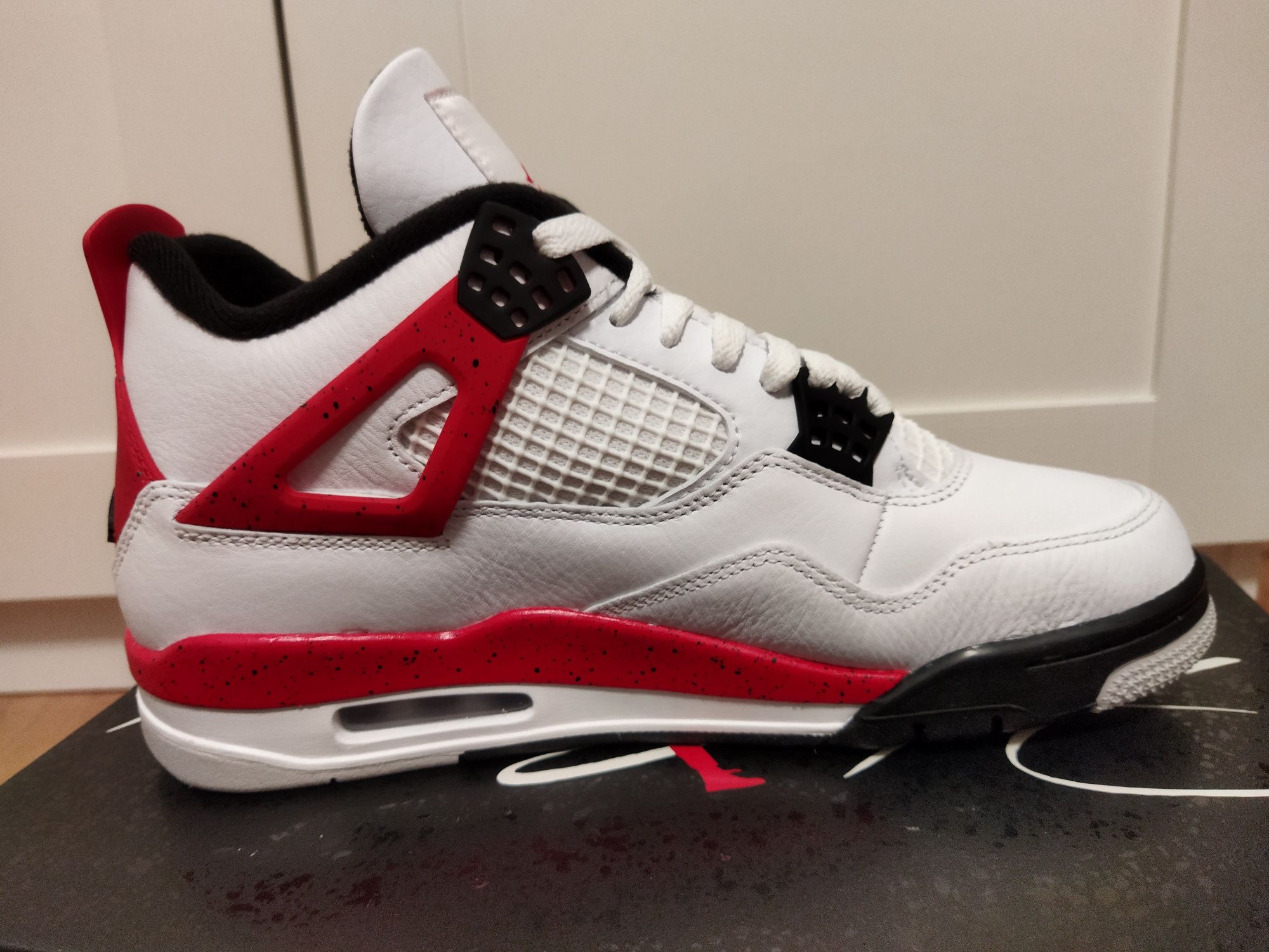 Nowe Nike Air Jordan 4 Retro Red Cement