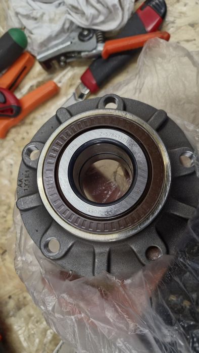 Ступиця передня до   BMW E38, FAG 713667190