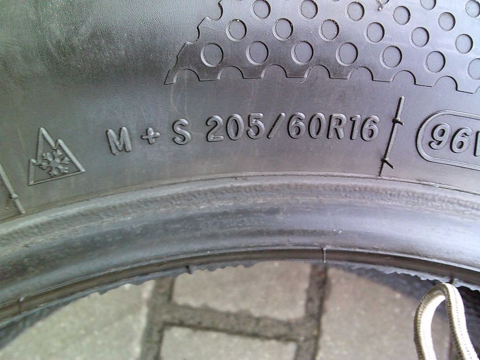 Opony 205/60/16 Austone 2szt Całoroczne DEMO