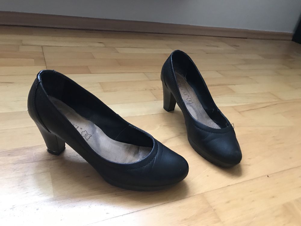 Obcasy buty na obcasie lasocki