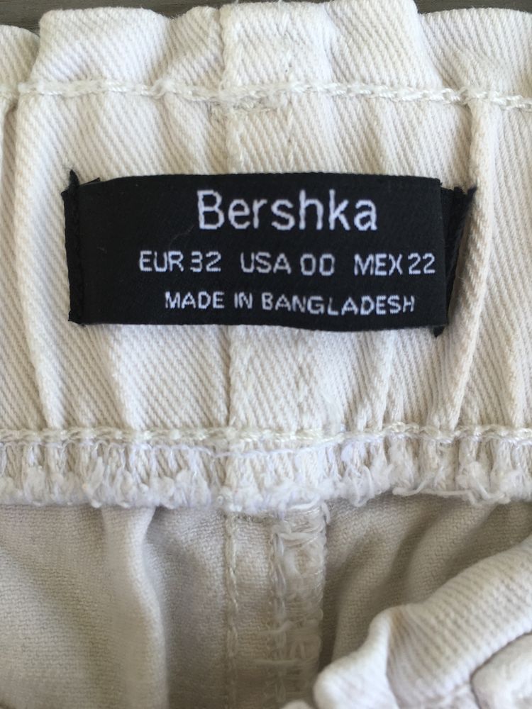 Calçoes brancos Bershka