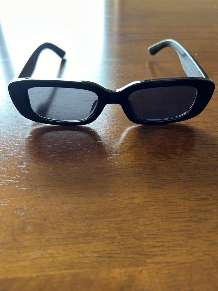 Óculos de sol novos
