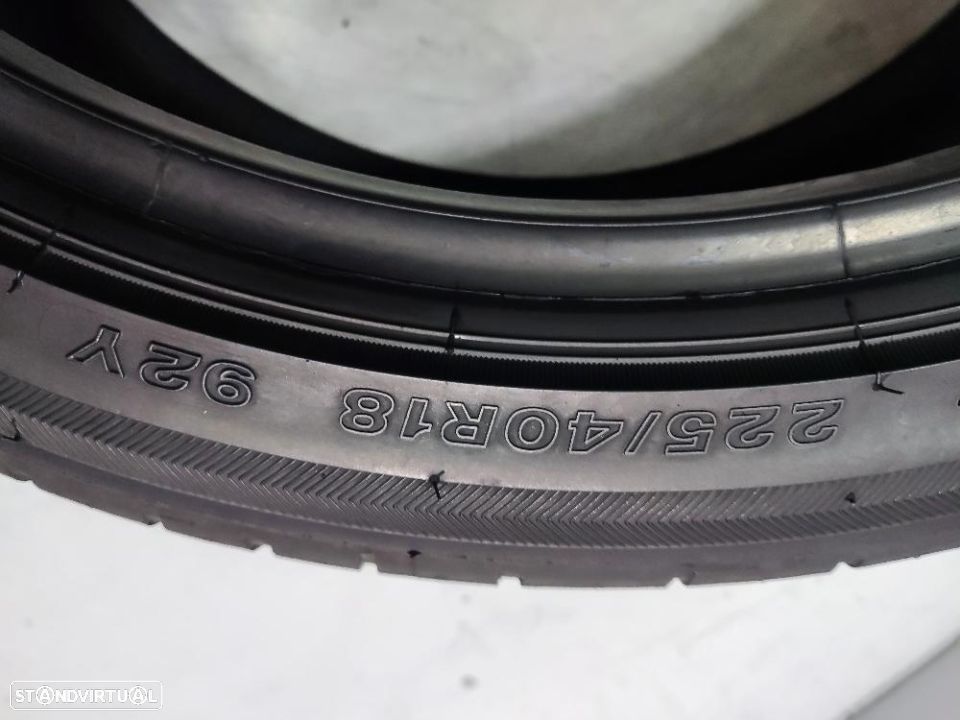 2 pneus semi novos 225-40r18 bridgestone - oferta dos portes 120 EUROS