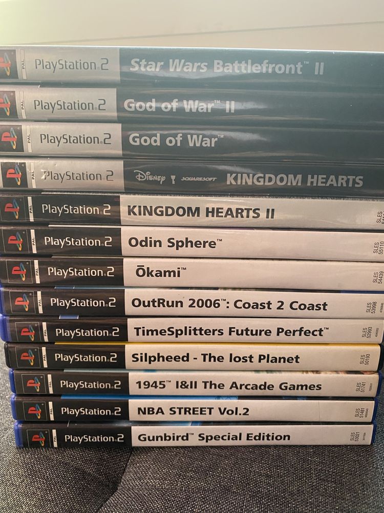 PS 2 Slim + 26 jogos + campainha Buzz