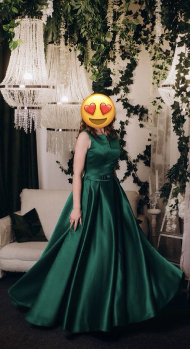 Елегантна випускна сукня