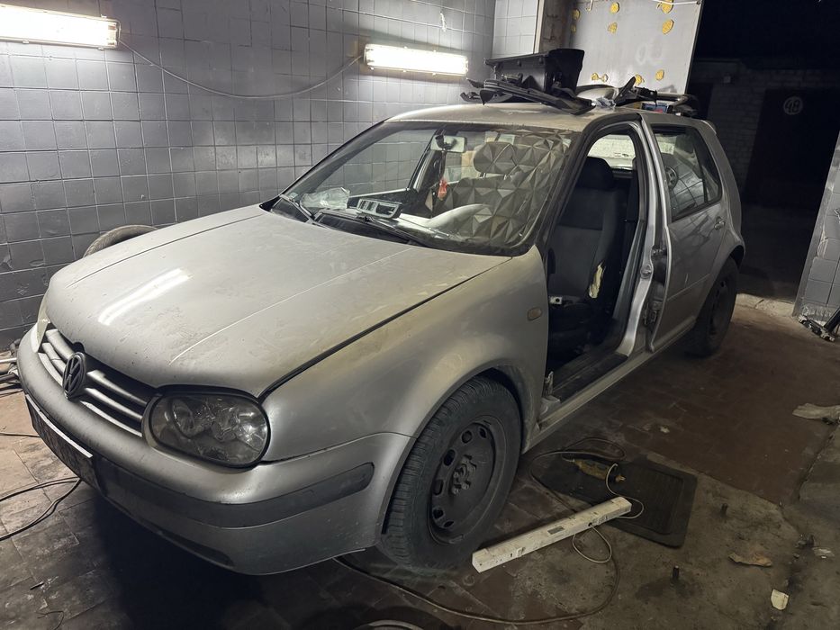 В розборі Гольф 4 Volkswagen Golf 4 1.9 тді 2001 року розборка,шрот