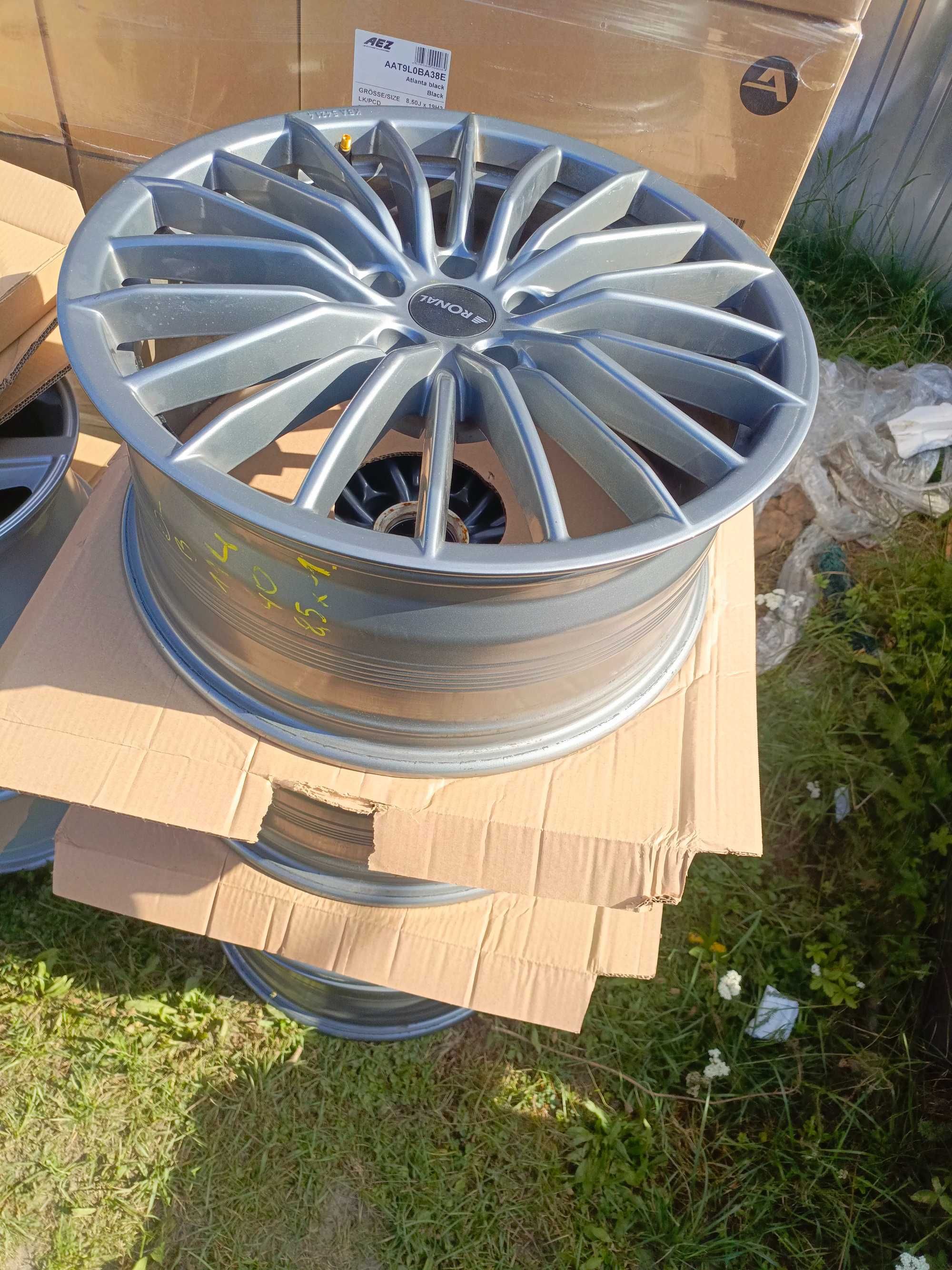 Nowe powystawowe felgi aluminiowe 8,5jx19 et40 5x114,3