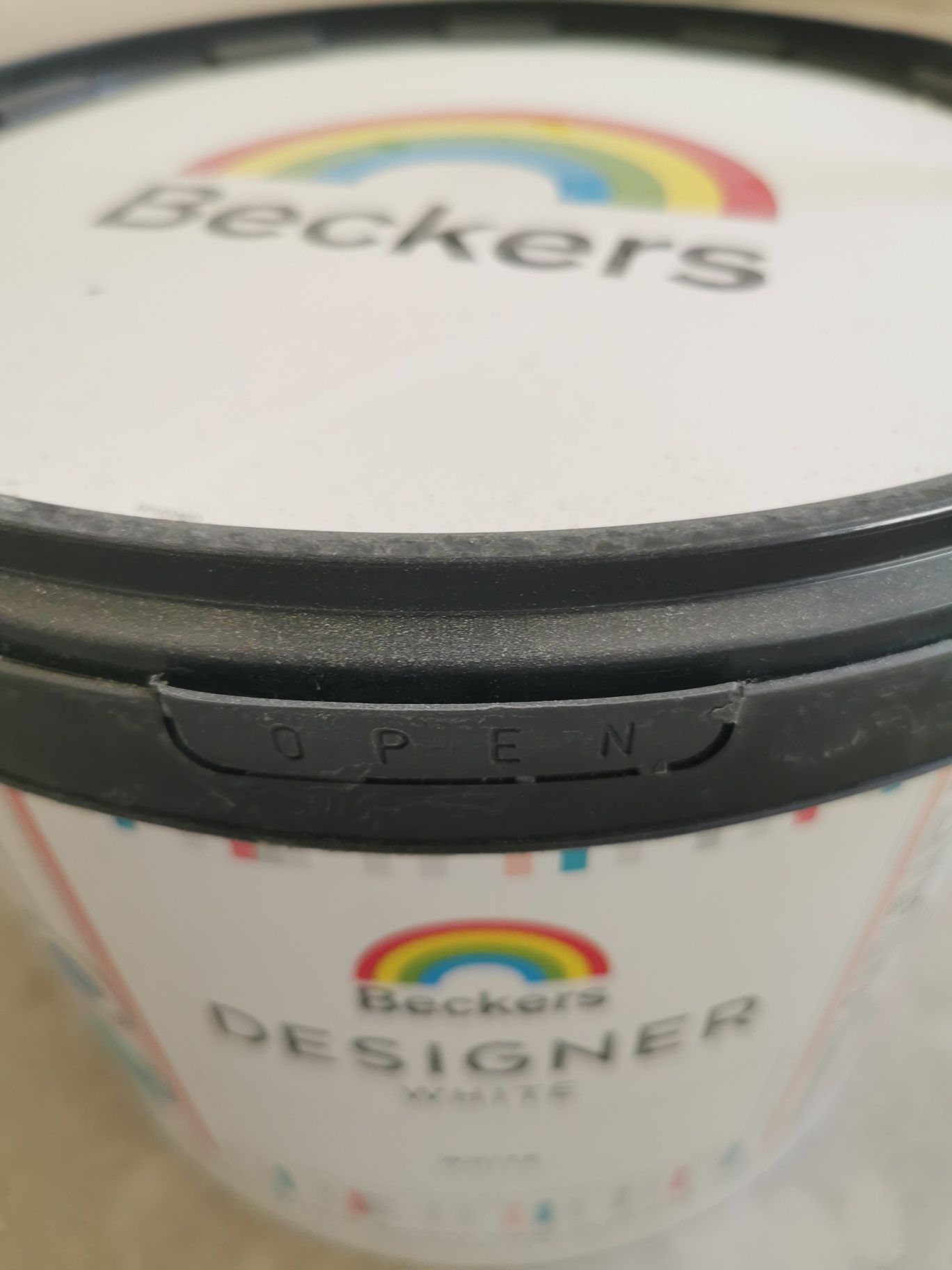 Sprzedam farbę Beckers Designer white 10l NOWA