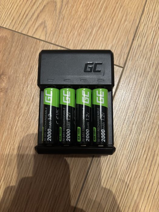 Konsola XBOX Series s + dwa pady + ładowarka do akumulatorków