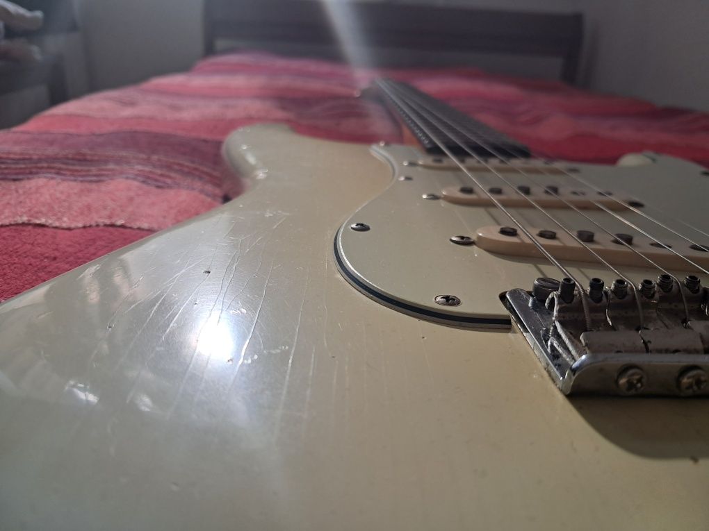 Fender Classic Player 60s Stratocaster nitro refinish relic