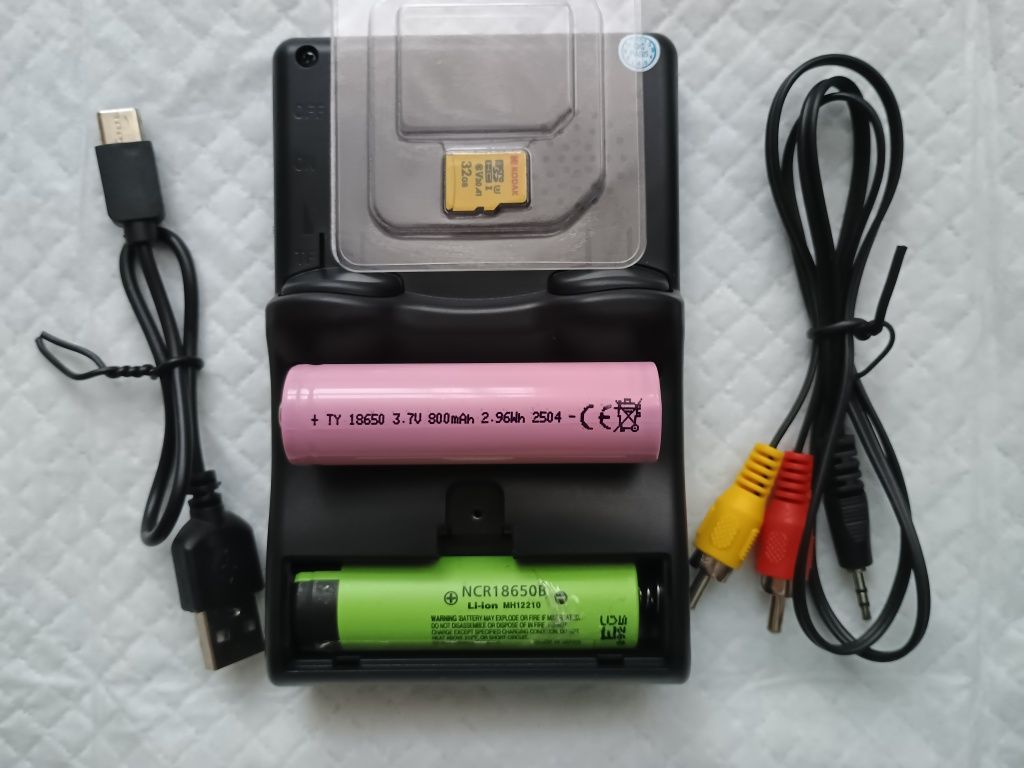 konsola retro GB300 v2 emulator multicore 9360 gier GBA NES nie R36S