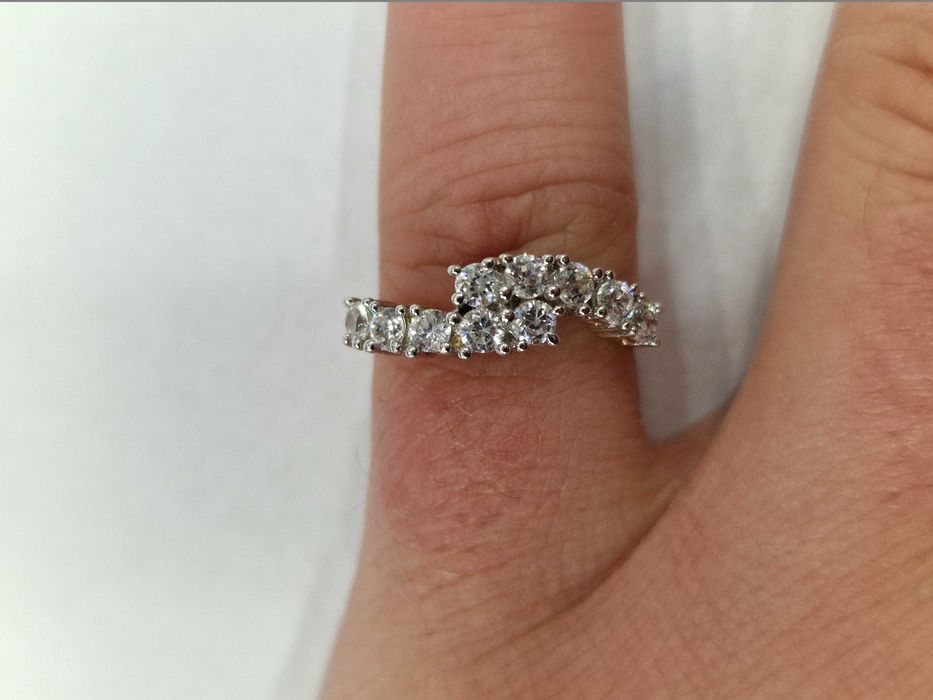 Złoty pierścionek damski/ 585/ 2.49 gram/ R12/ Cyrkonie