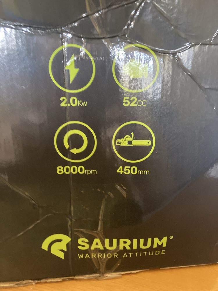 Motosserra nova , ainda nao saiu da caixa ,
