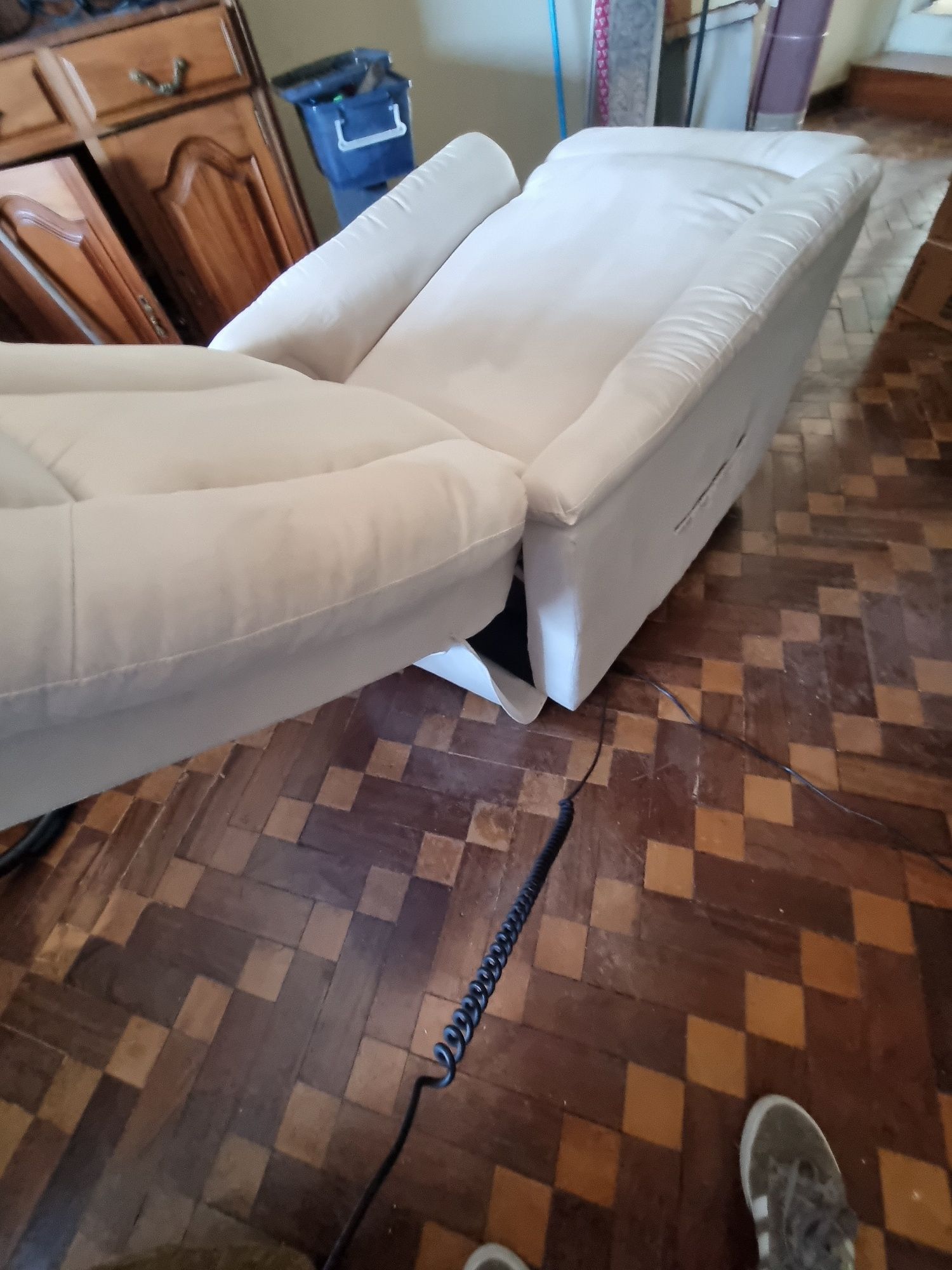 Poltrona elétrica c/ elevação para idosos