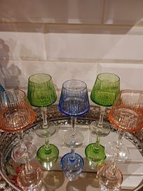 Krysztal barwiony kieliszki do wina