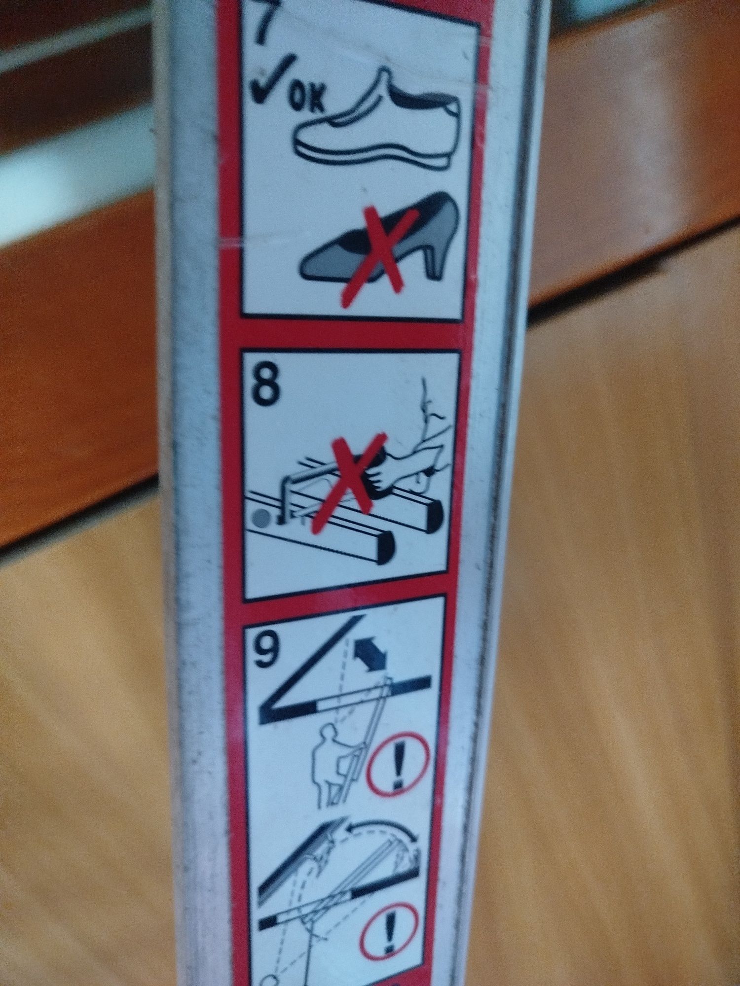 Escadote em alumínio