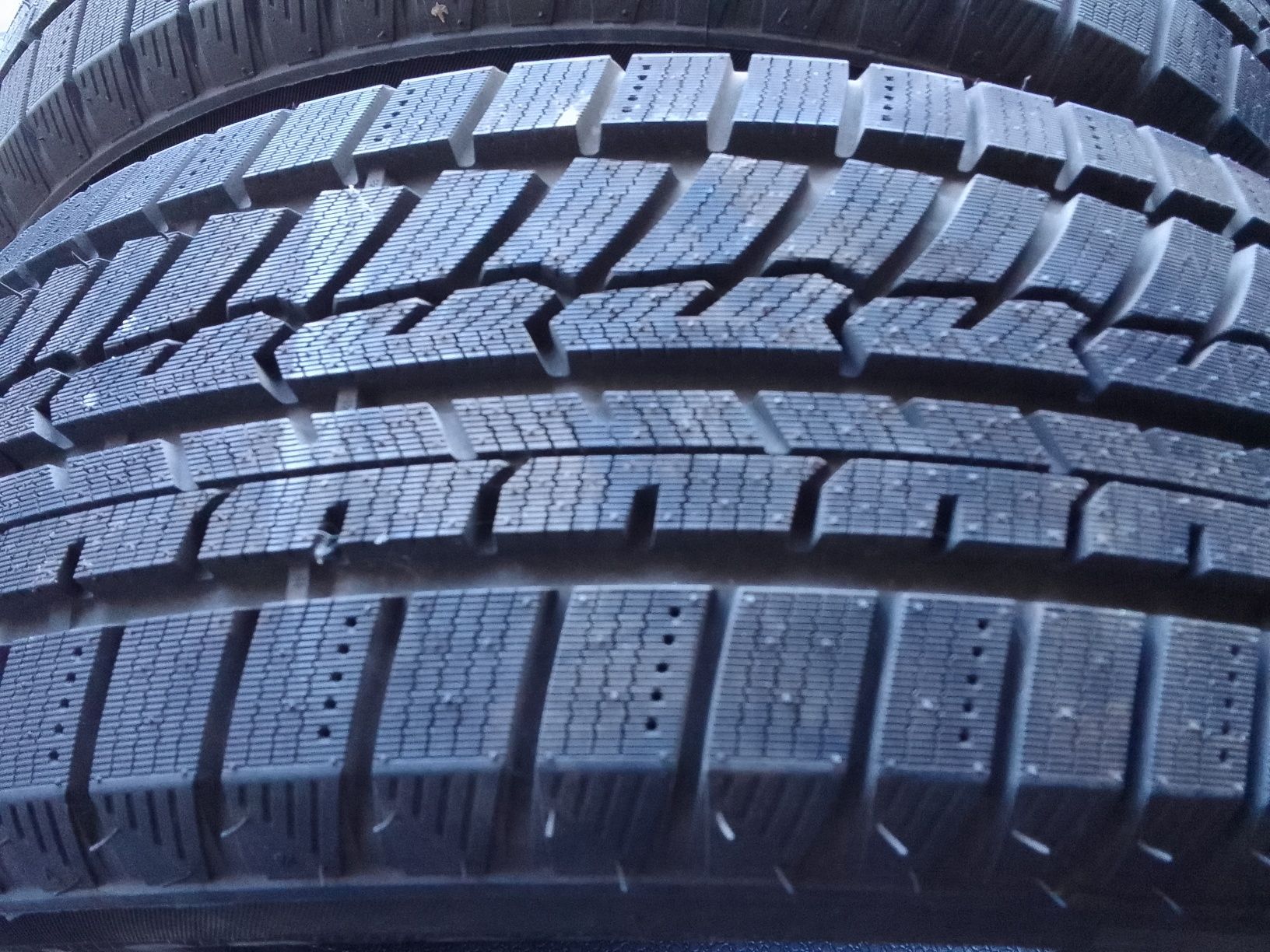 2 Opony Nowe zimowe 195/60r15 AUSTONE