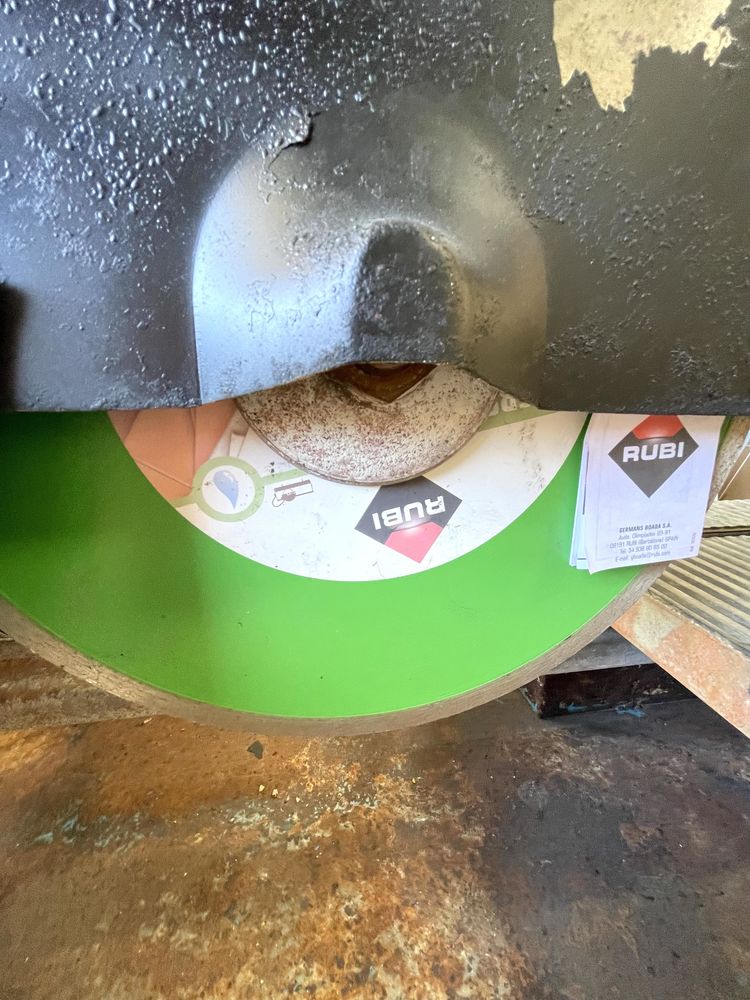 Maquina de cortar a agua para desocupar disco novo
