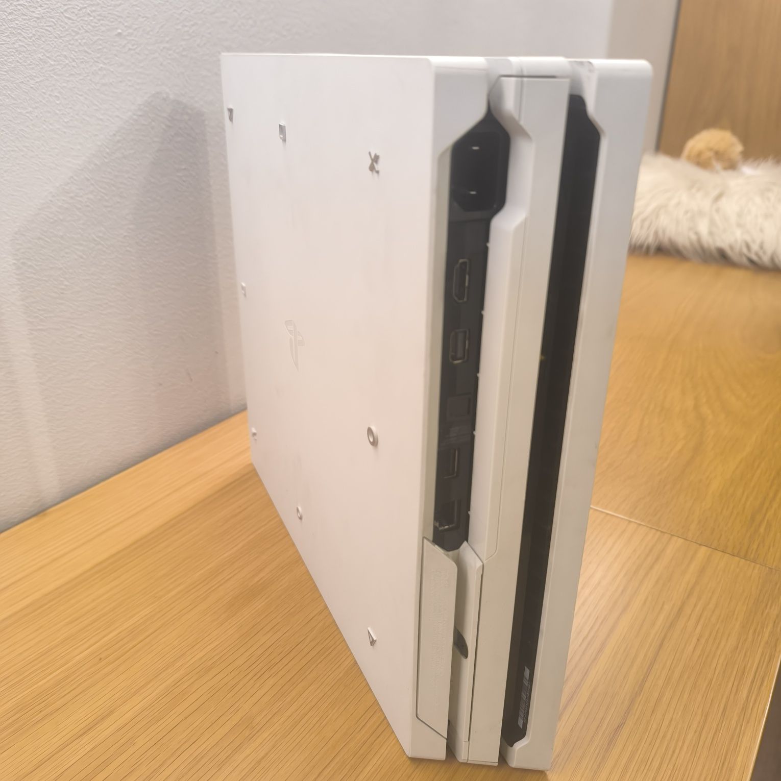 PlayStation 4 Pro Branco 1TB