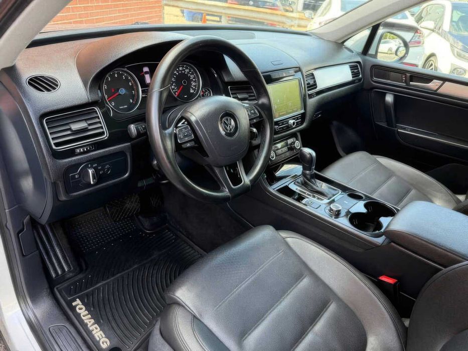 Volkswagen Touareg      2013