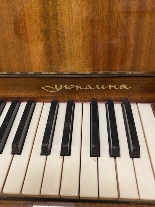 Продам піаніно Україна