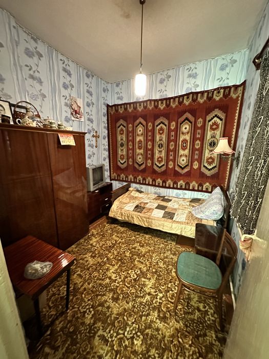 Продам пол дома в р-н.Петровского, пр.Ивана Мазепы
