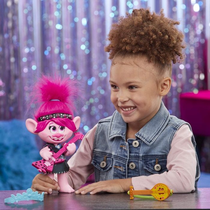 Поющая кукла Розочка, с аксессуарами Тролли 2 DreamWorks Trolls Hasbro