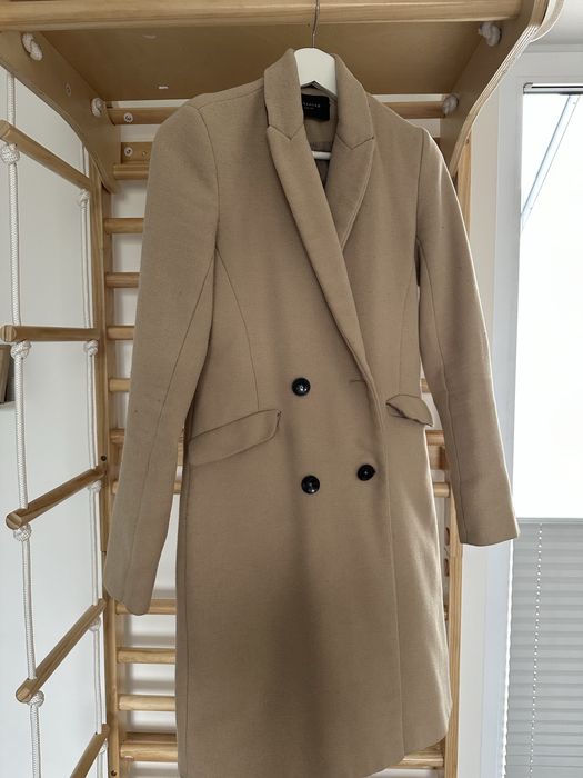 Płaszcz beżowy camel cieplejszy wiosenny jesienny reserved 34
