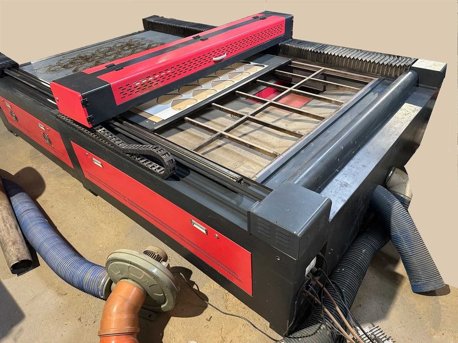 Ploter laserowy Kartier co2 - Laser 90W model  P 160x260 + chiller