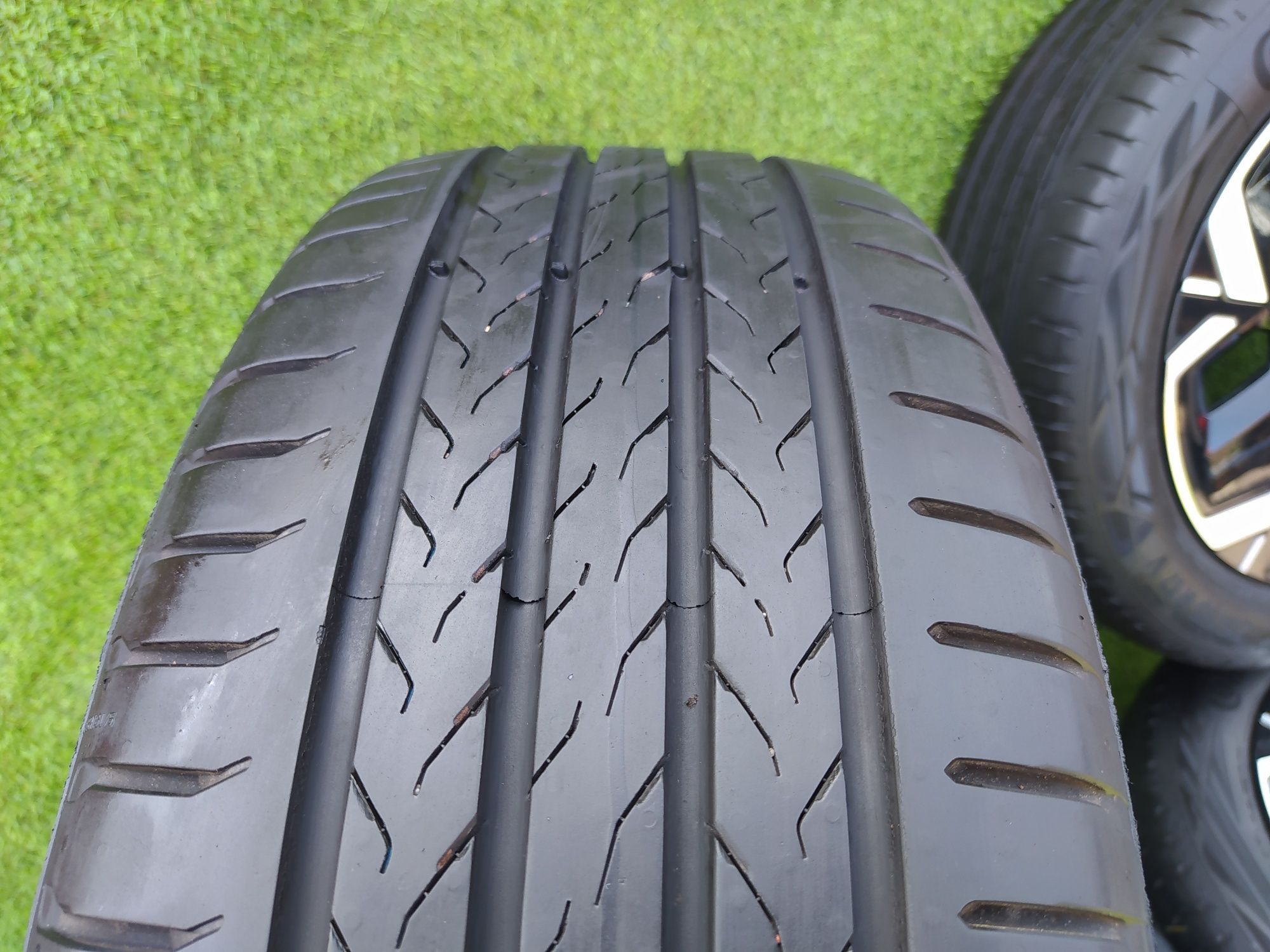 Felgi koła Kia Niro 215/55 R17 Lato Jak Nowe