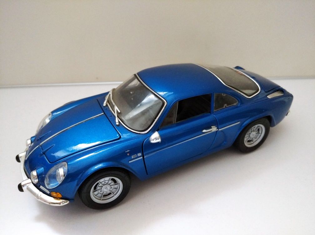 Renault Alpine модель