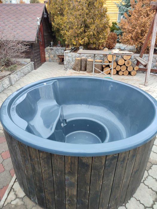 Вулична купель зі склопластика, підігрів, аеромасаж, підсвітка