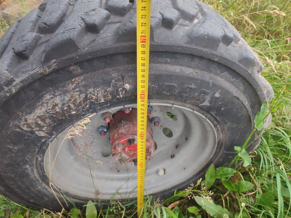 Skyjack oś z kołami wytrzymuje spokojnie 6 ton (przyczepa wywrotka wóz