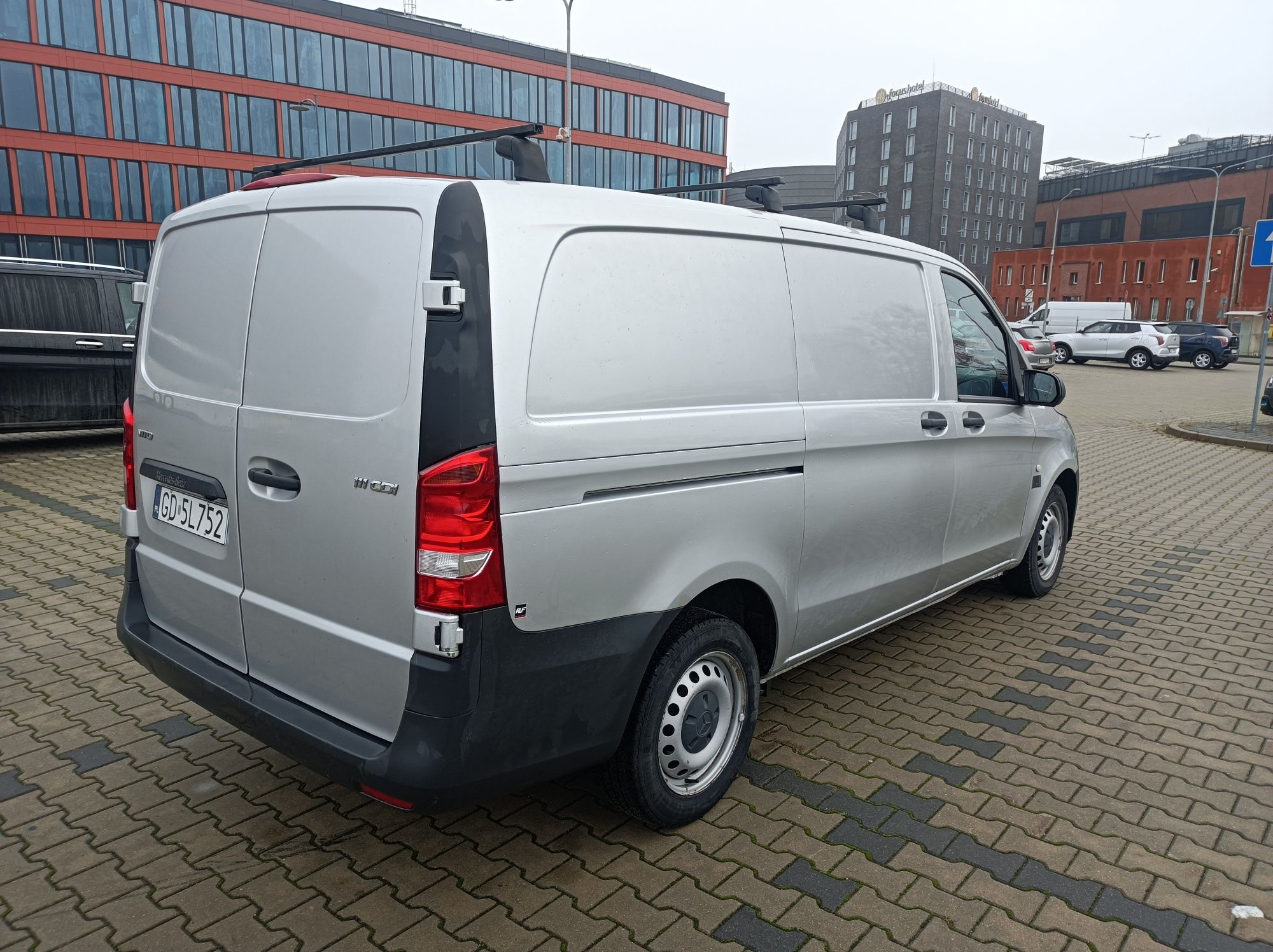 Wypożyczalnia Bus Mercedes Vito Furgon L2H1 Wynajem