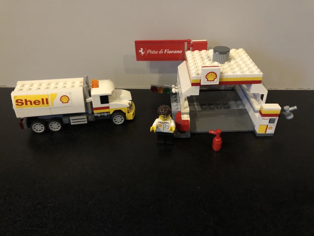 Lego: 40195 - stacja Shell + 40196 - cysterna Shell edycja promocyjna