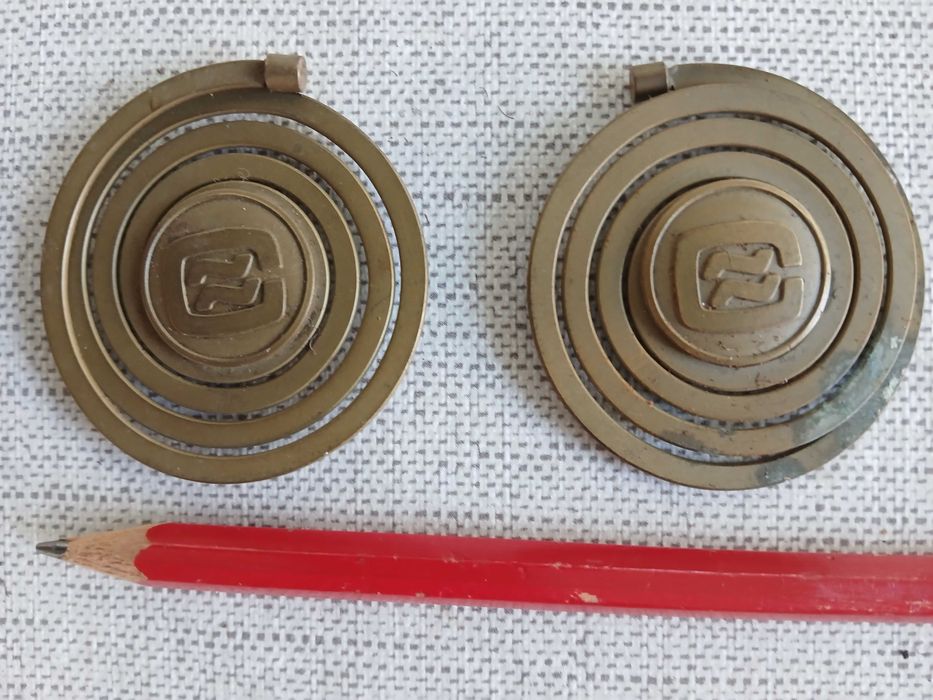 Crachás, chapas de trabalhadores, emblemas da C. Nacional de Navegação